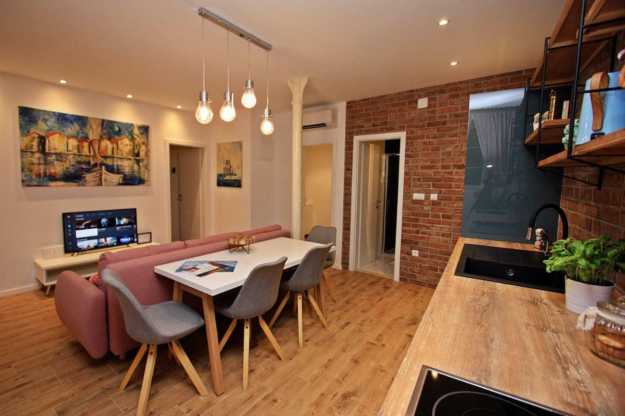 Apartman Michelangelo In The Centar Of Супетар Екстериор снимка