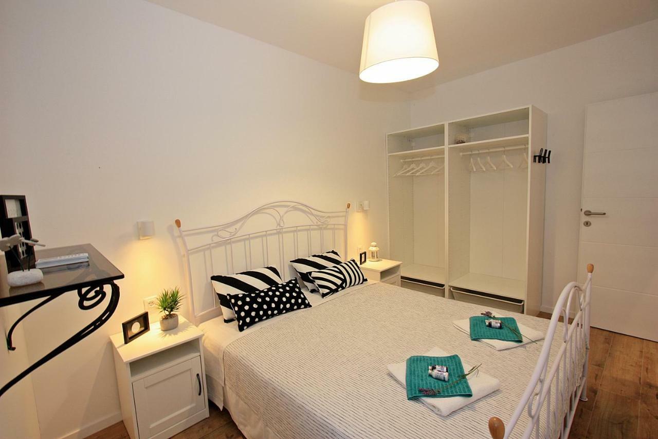 Apartman Michelangelo In The Centar Of Супетар Екстериор снимка