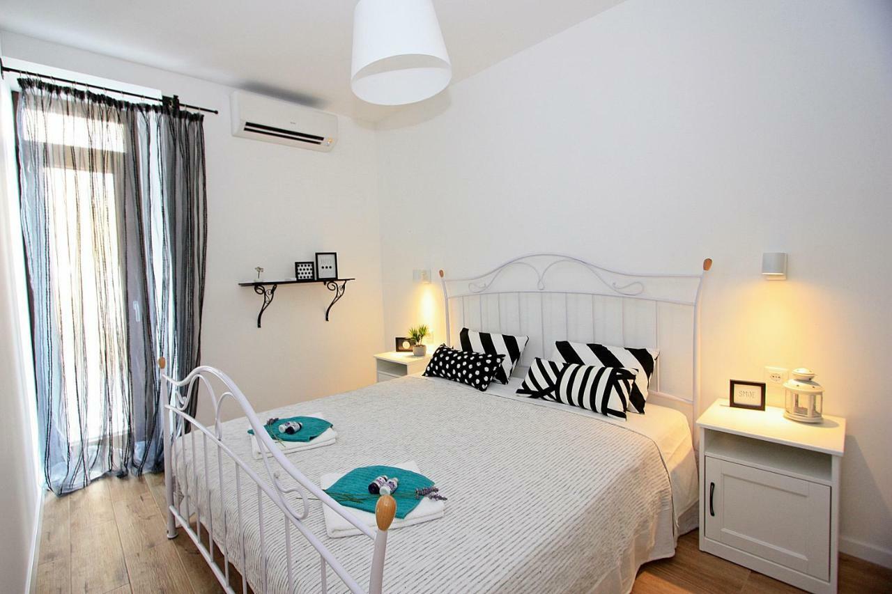 Apartman Michelangelo In The Centar Of Супетар Екстериор снимка
