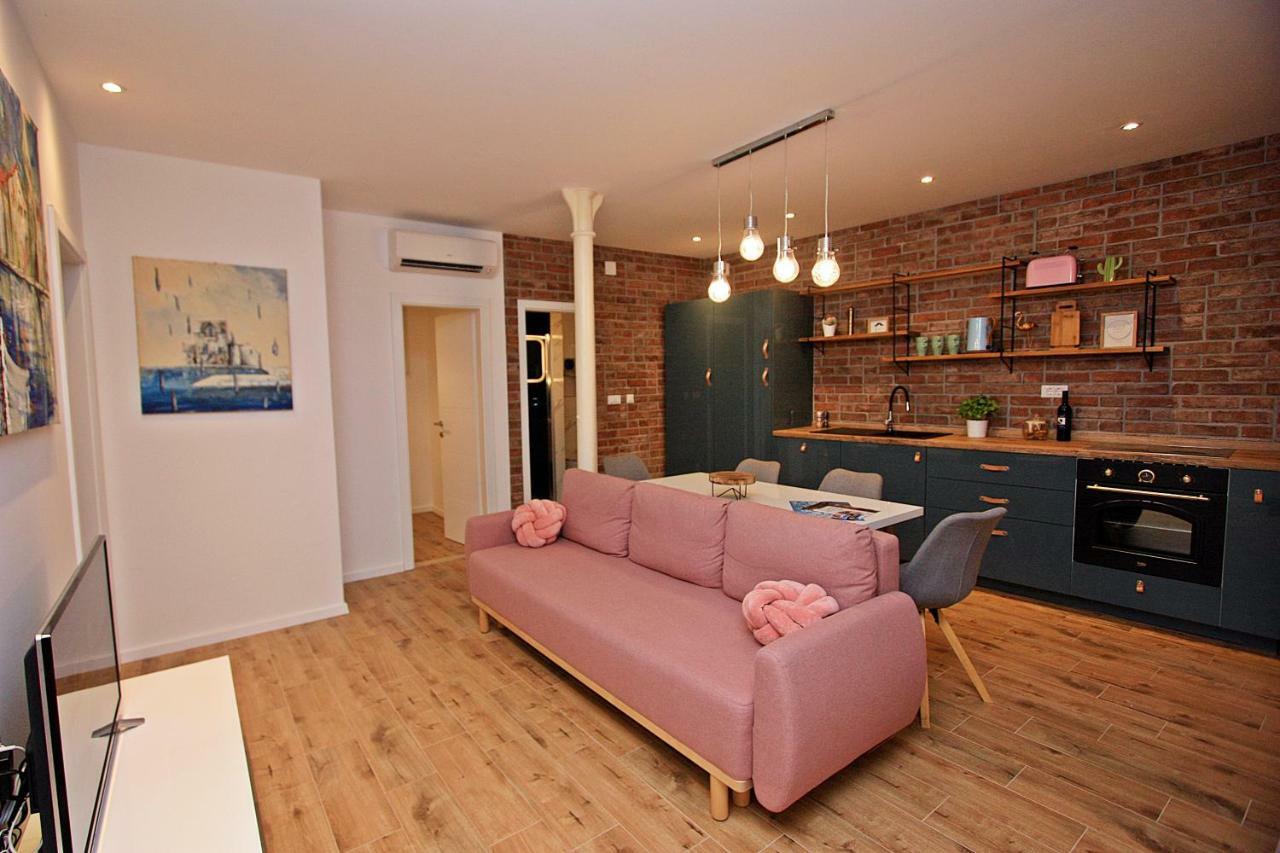 Apartman Michelangelo In The Centar Of Супетар Екстериор снимка