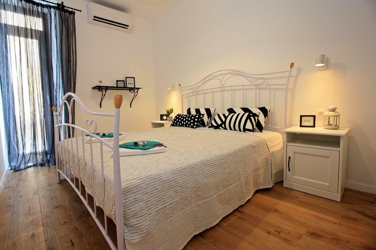 Apartman Michelangelo In The Centar Of Супетар Екстериор снимка